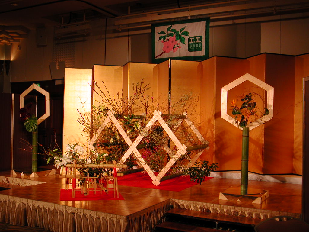 IKEBANA Photo Gallery | 生け花（いけばな）教室・華道「一葉式いけ花